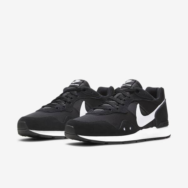 Zapatillas Nike Venture Runner Hombre Negras Blancas | NK160TDX